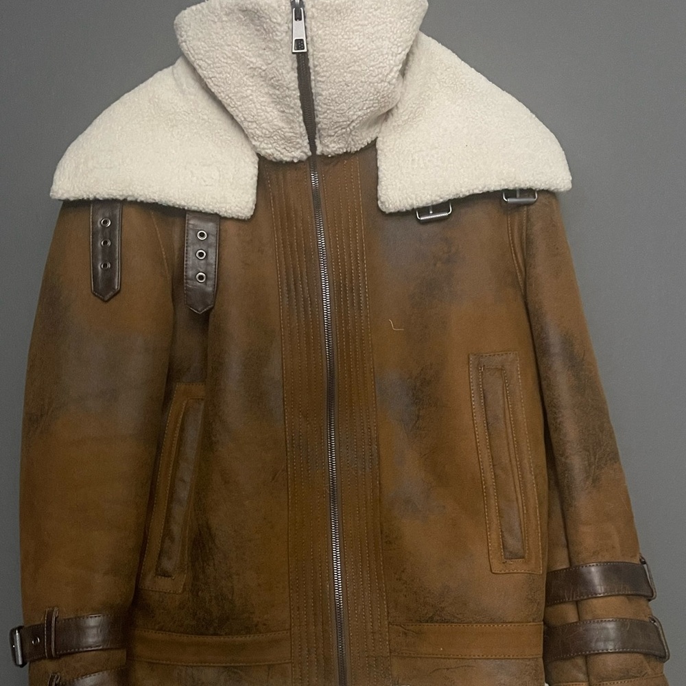 Brown new jacket from Zara perfect for the winter side small or medium